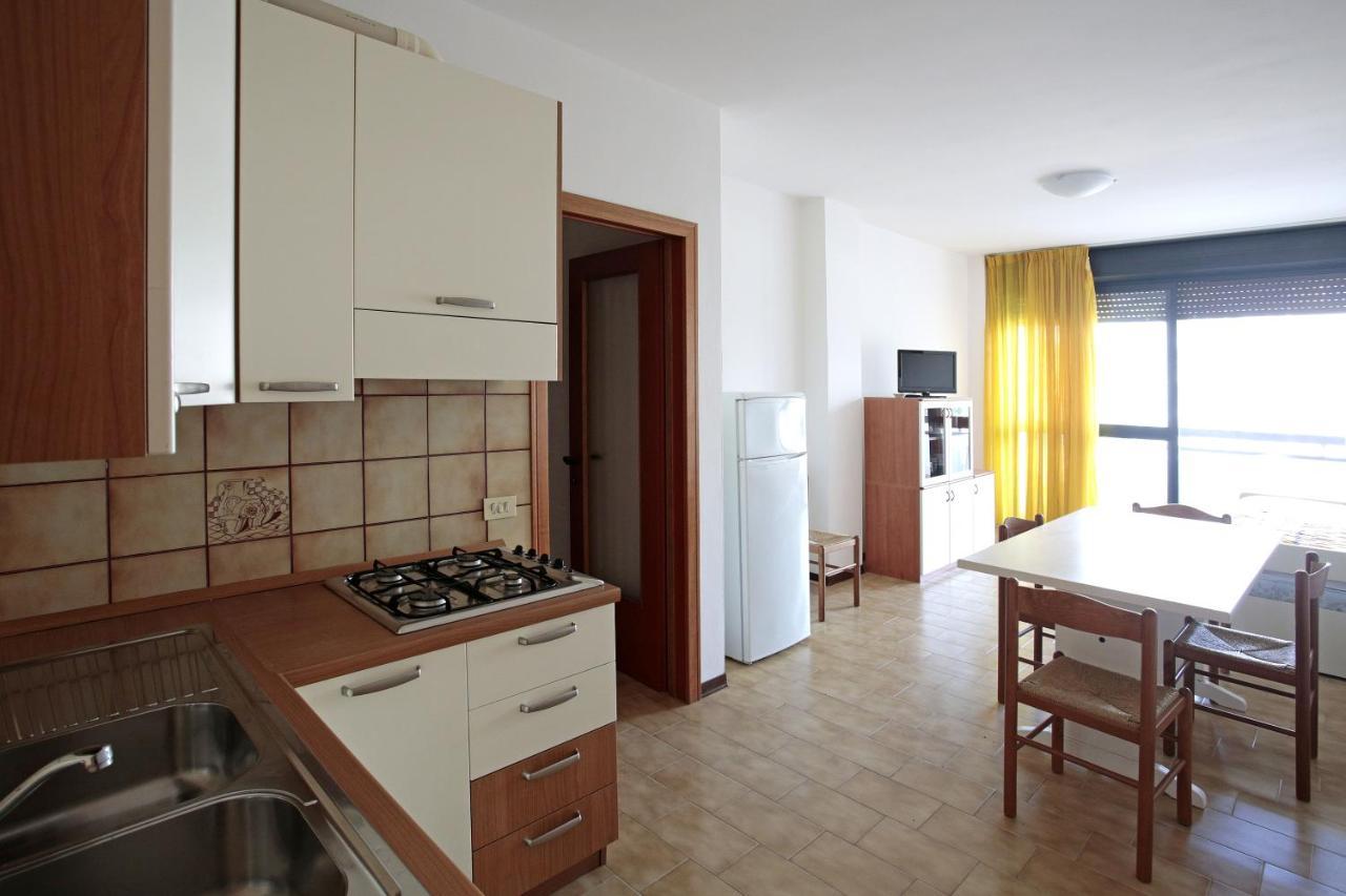Panfilo Apartment Каорле Екстериор снимка