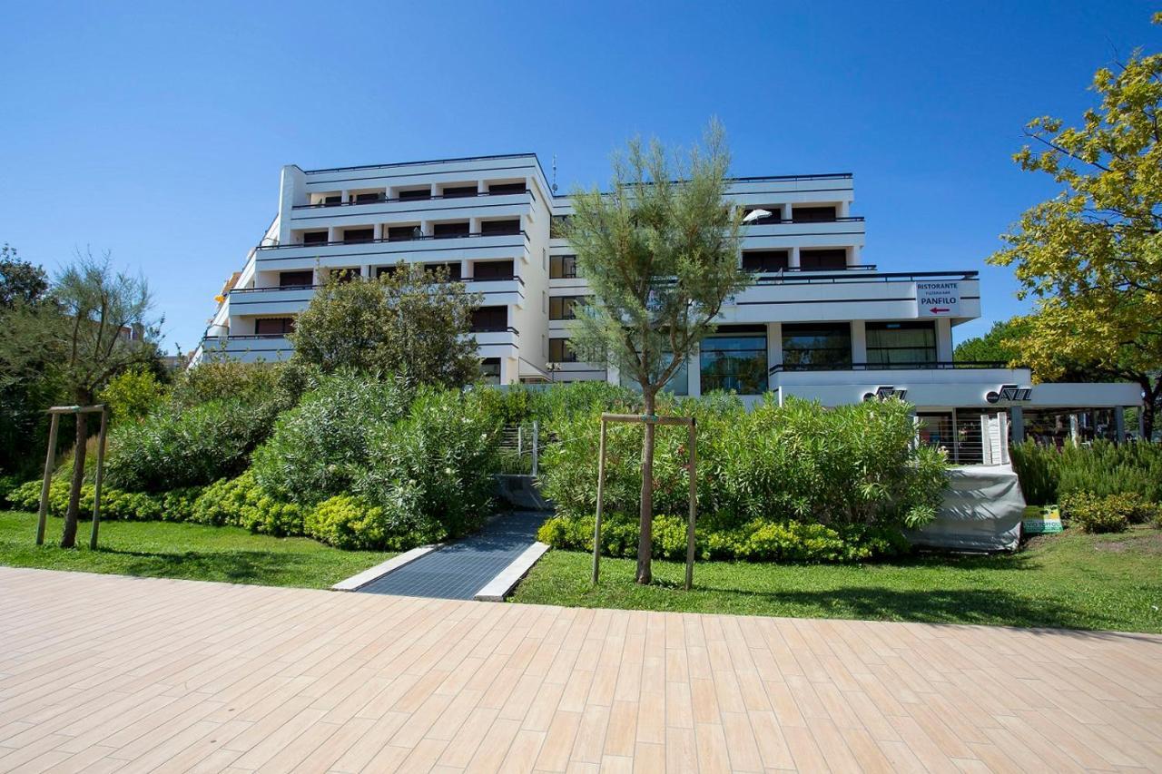 Panfilo Apartment Каорле Екстериор снимка