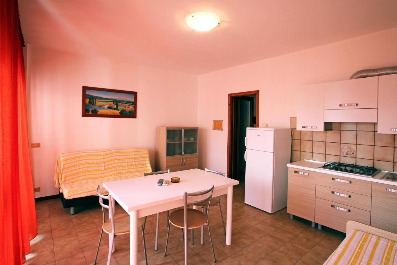Panfilo Apartment Каорле Екстериор снимка