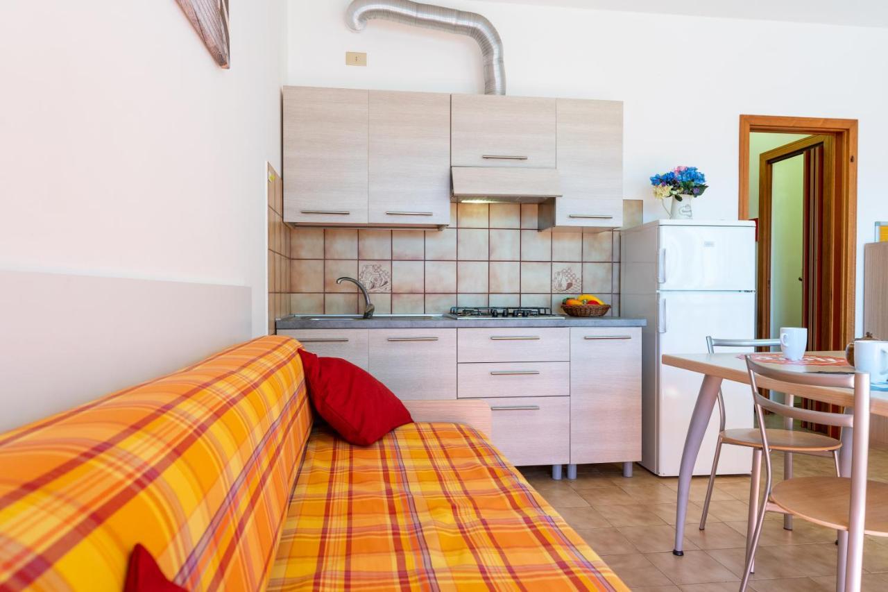 Panfilo Apartment Каорле Екстериор снимка
